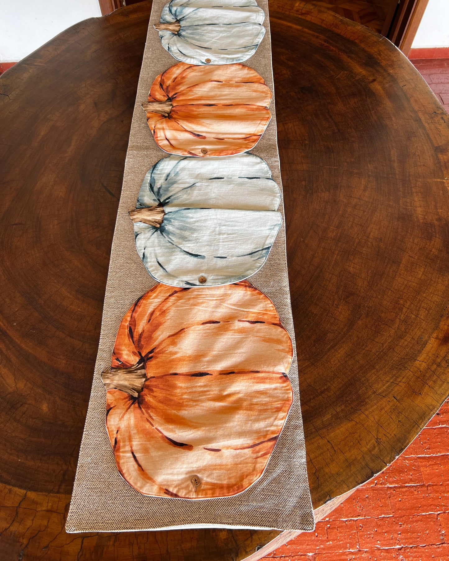 OT-CA-010 Camino de Mesa Calabazas Doble Función Otoño