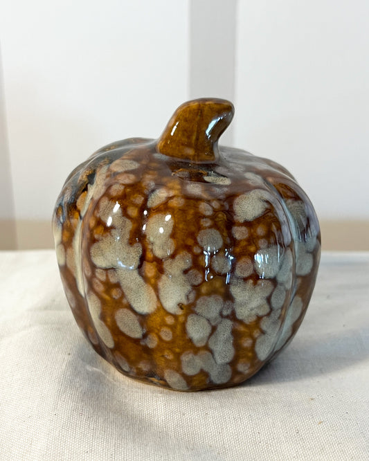 OT-DE-036 Decoración Calabaza Cerámica Nevada Café x 7cm