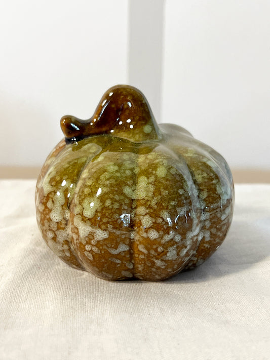 OT-DE-038 Decoración Calabaza Cerámica Nevada Verde Oscuro 8cm