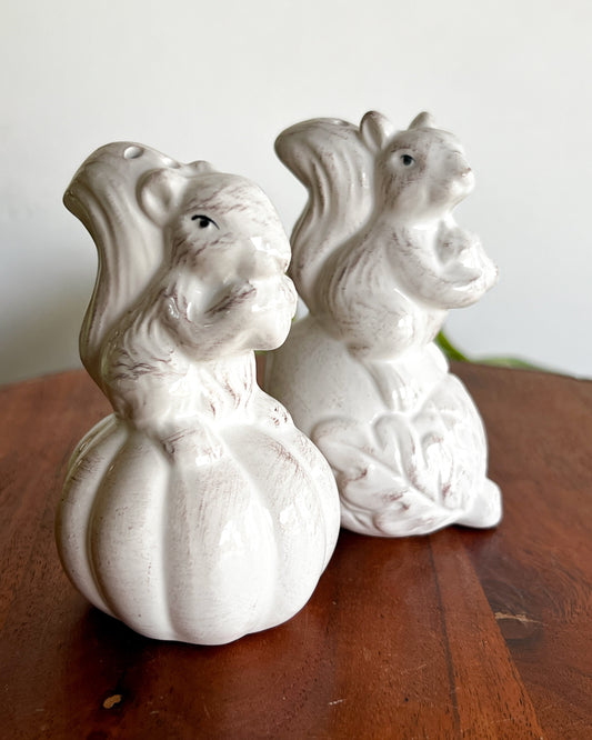 OT-SP-002 Salero / Pimentero Caja Ardilla Otoño