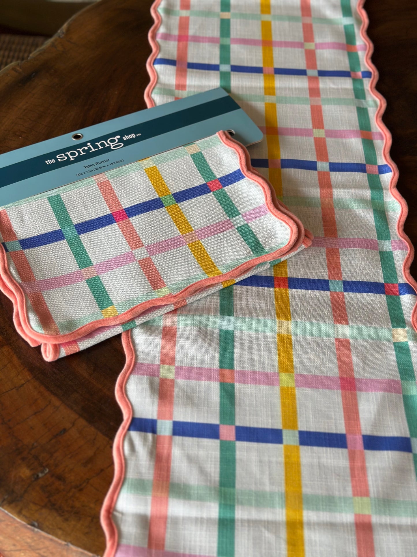 TT-CA-001 Camino de Mesa Cuadros Pastel