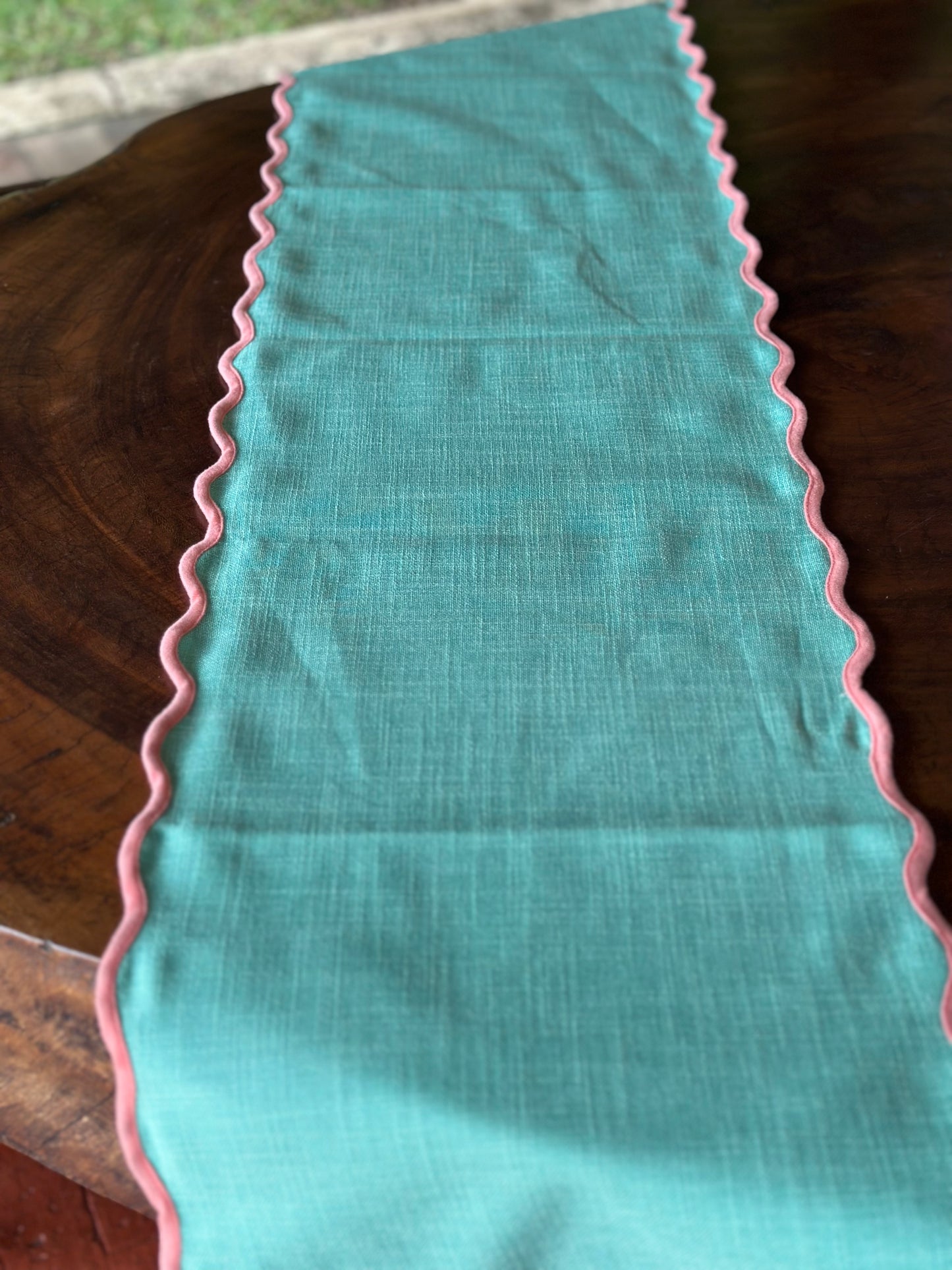 TT-CA-001 Camino de Mesa Cuadros Pastel