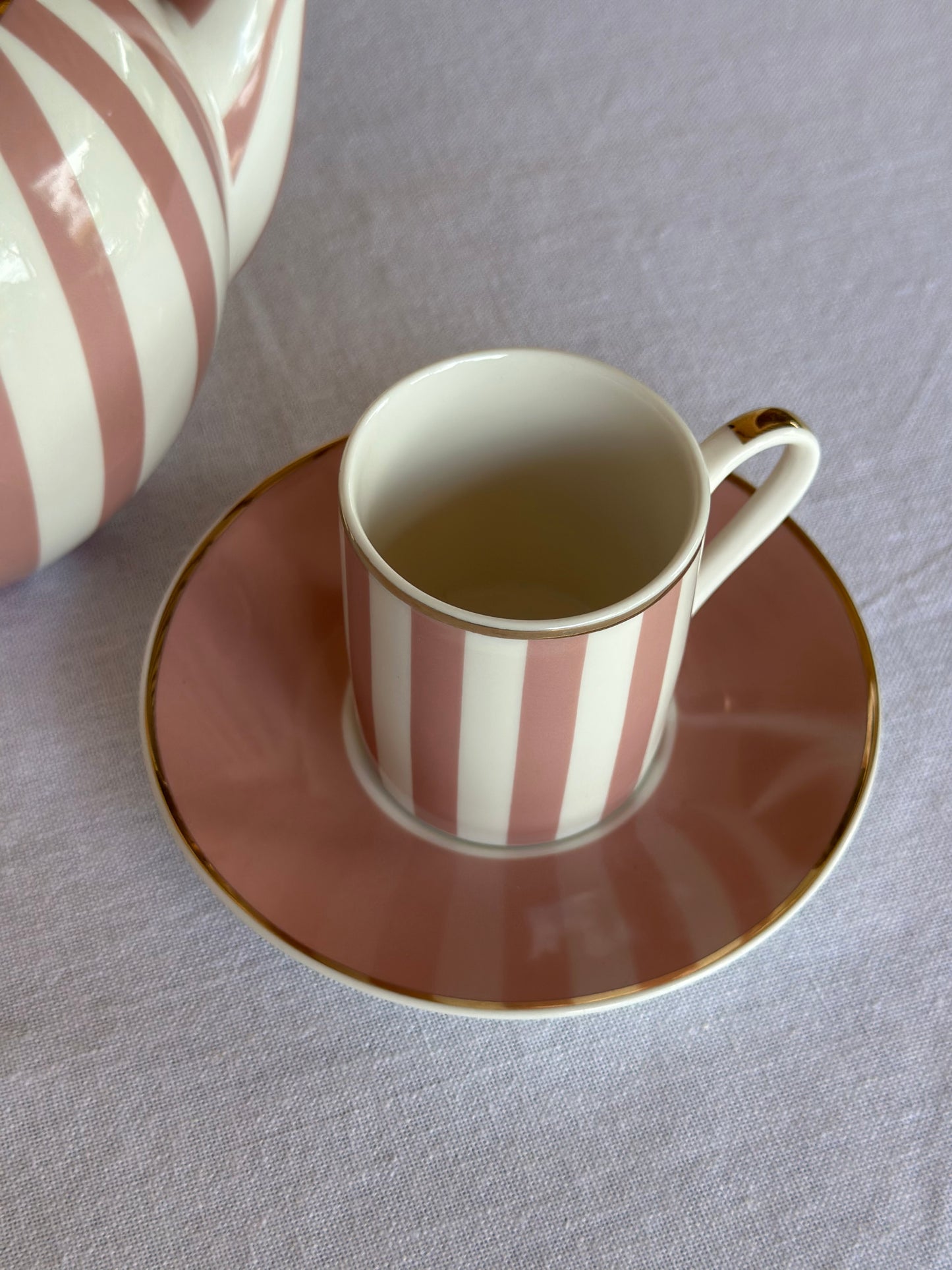 TT-JT-001 Juego de Te pastel Rosado, Tera, 4 Pocillos & 4 Platos